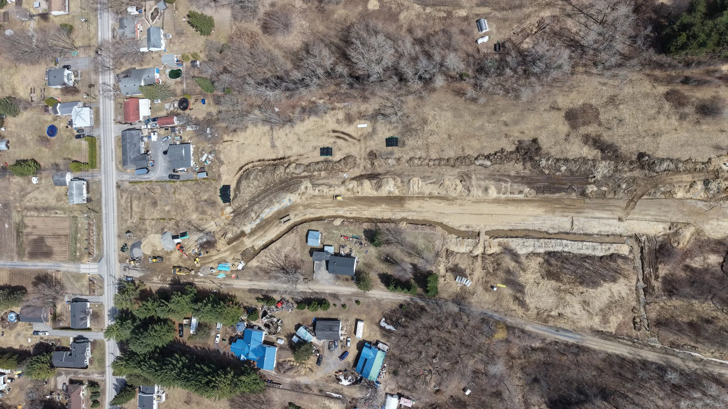 Vue aérienne du chantier de viabilisation de la rue des Dunes, Notre-Dame-des-Prairies
