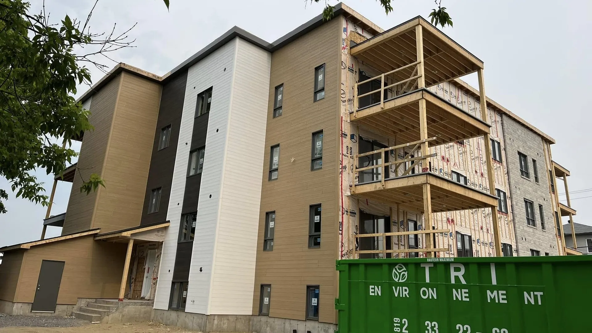 Vue alternative du 16-logements à Saint-Félix-de-Valois