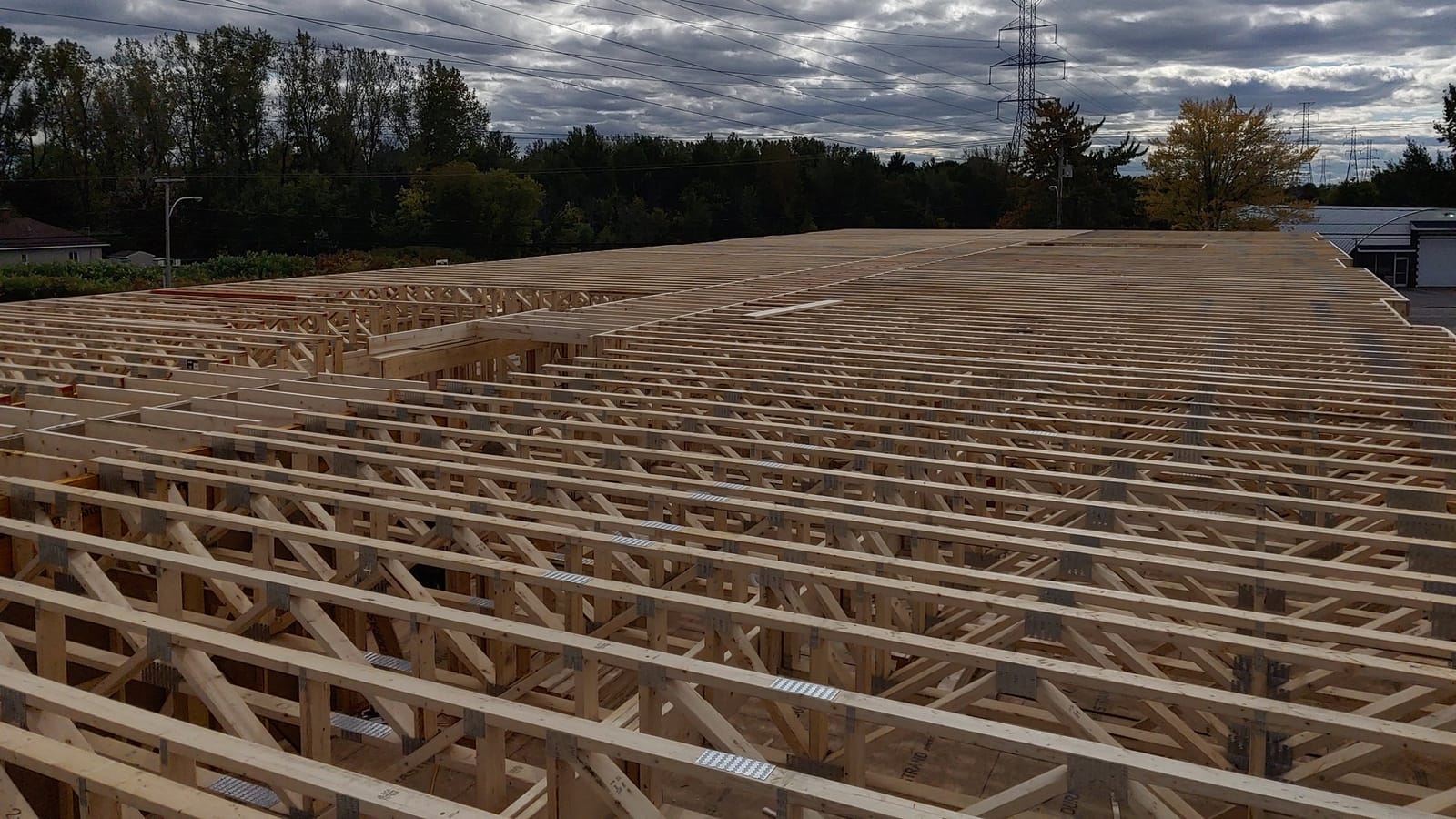 Équipe de sous-traitants sur un chantier de construction